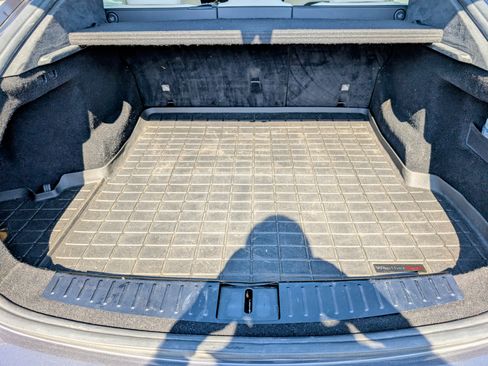 Used 2022 Tesla Model S Plaid image 8