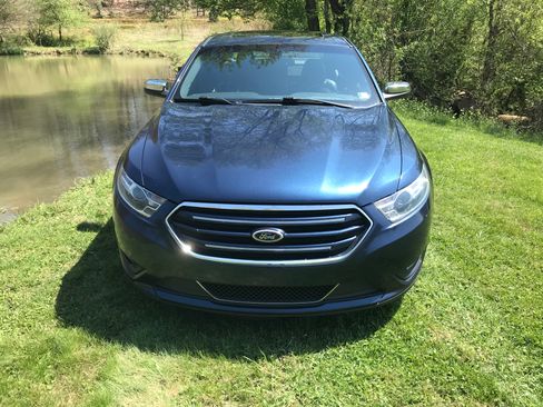 Used 2016 Ford Taurus Limited FWD image 1