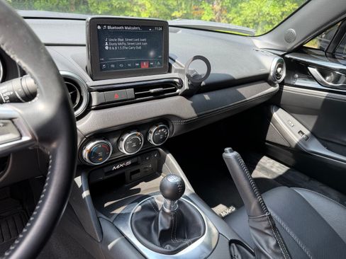 Used 2020 MAZDA MX-5 Miata Grand Touring RWD image 15