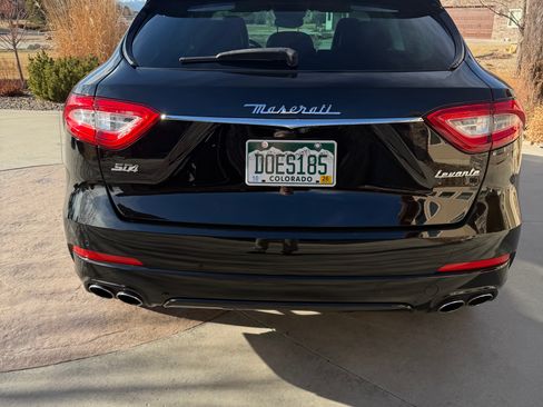 Used 2017 Maserati Levante S image 8