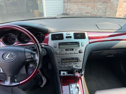 Used 2005 Lexus ES 330 w/ Preferred Accessory Pkg FWD image 9