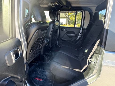 Used 2020 Jeep Gladiator Sport w/ Quick Order Package 24S image 10