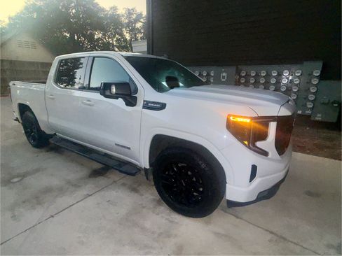 Used 2022 GMC Sierra 1500 Elevation w/ Elevation Premium Package AWD/4WD image 6