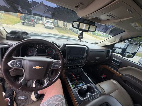 Used 2019 Chevrolet Silverado 3500 LTZ w/ Duramax Plus Package image 11