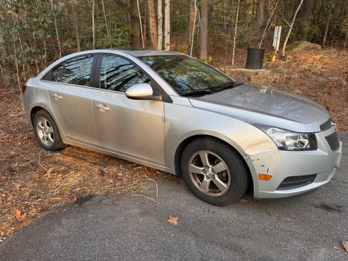 Used 2014 Chevrolet Cruze LT w/ All-Star Edition image 12