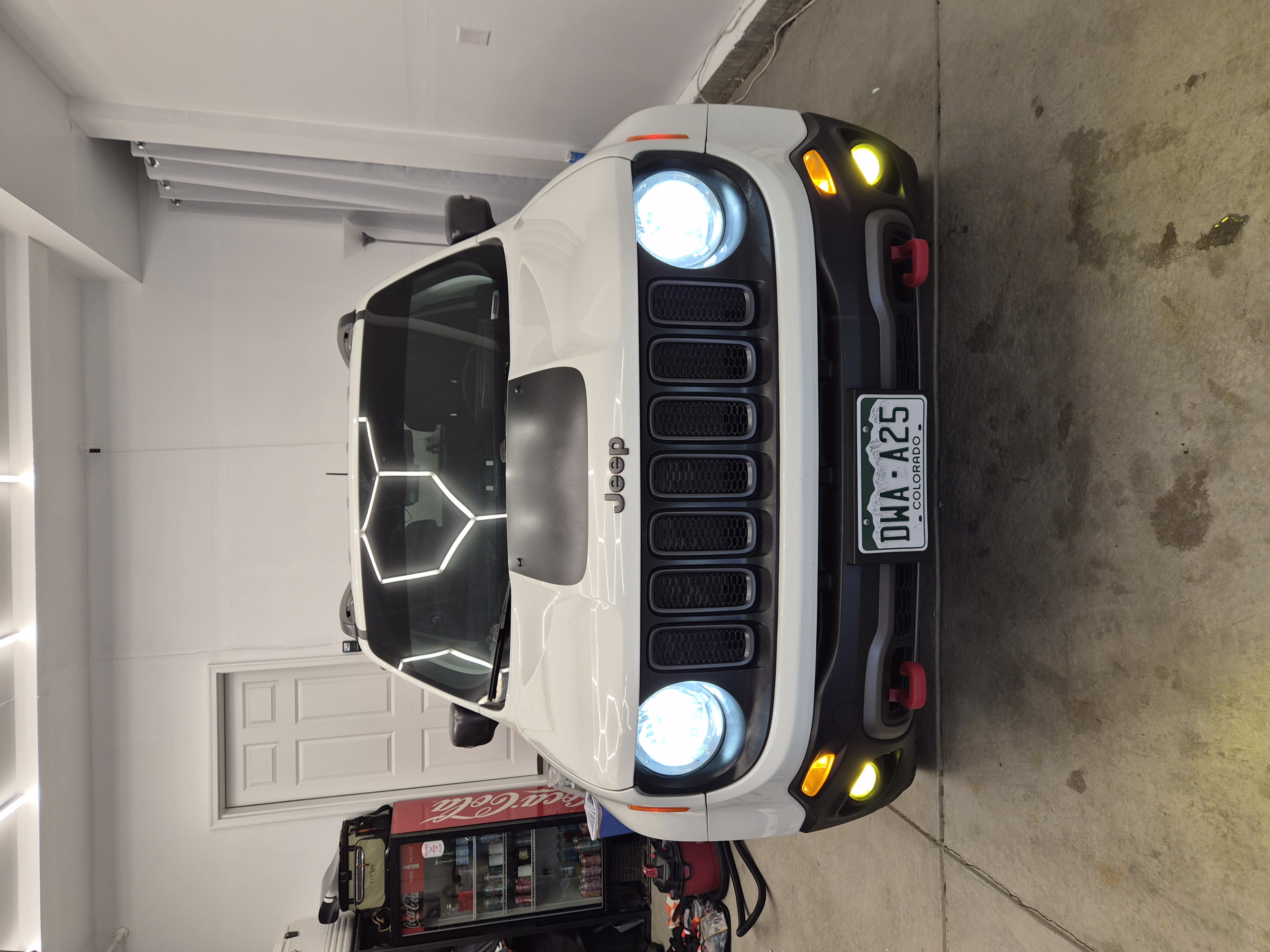 Used 2018 Jeep Renegade Trailhawk w/ UConnect 8.4 Nav Group AWD/4WD image 5