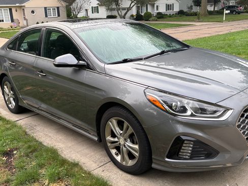 Used 2018 Hyundai Sonata Sport w/ Cargo Package FWD image 2