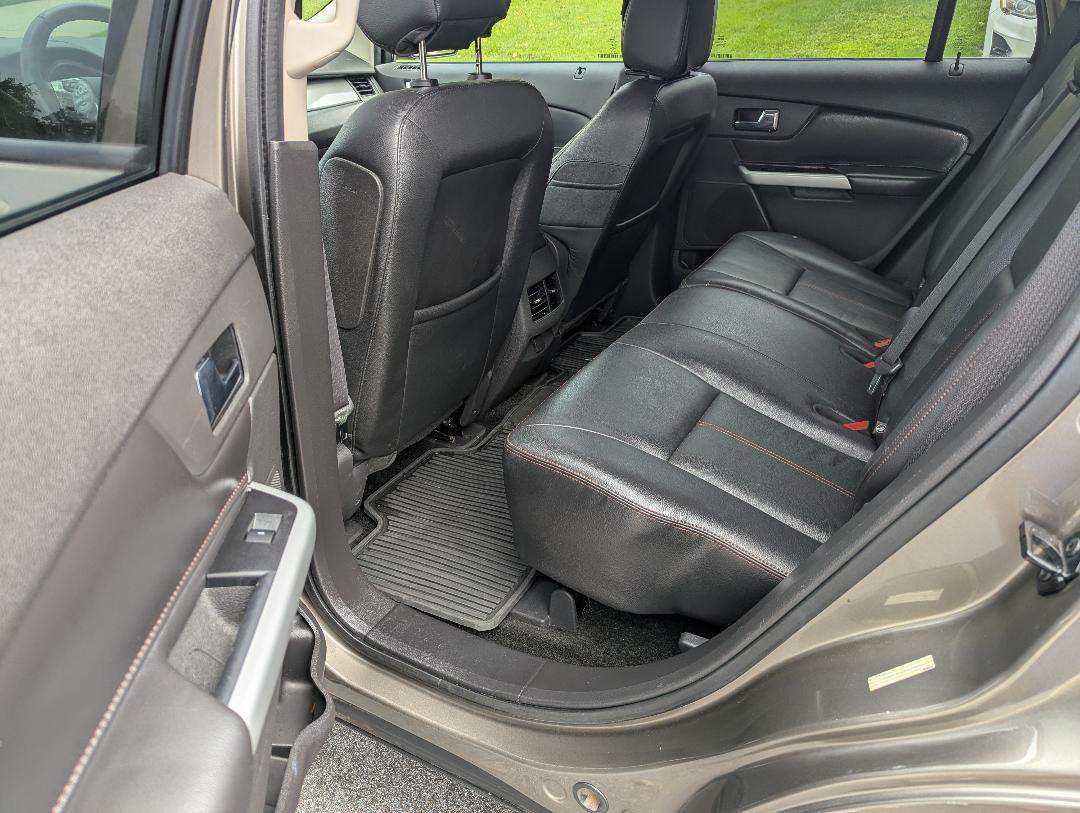 Used 2014 Ford Edge SEL w/ Equipment Group 205A AWD/4WD image 8