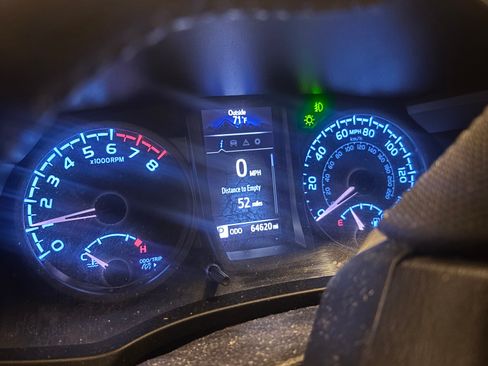 Used 2021 Toyota Tacoma TRD Off-Road w/ Technology Package RWD image 2