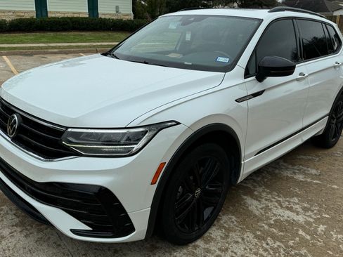 Used 2022 Volkswagen Tiguan SE R-Line image 1