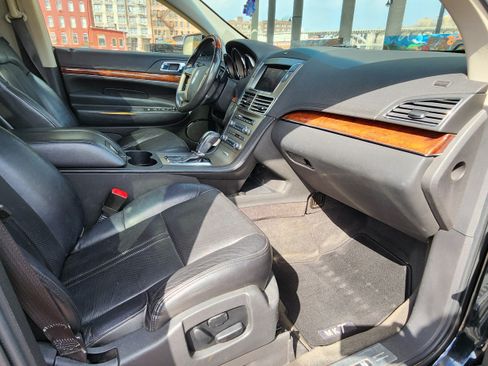Used 2011 Lincoln MKT AWD w/ 101A Rapid Spec Order Code image 26