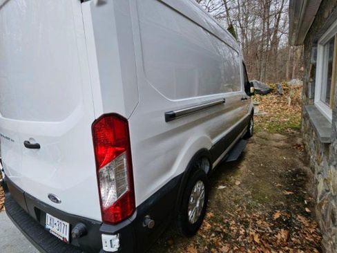 Used 2019 Ford Transit 150 148 Medium Roof image 10