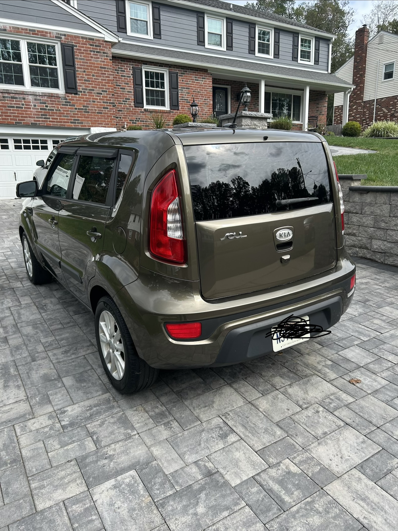 Used 2012 Kia Soul + w/ Audio Pkg FWD image 5