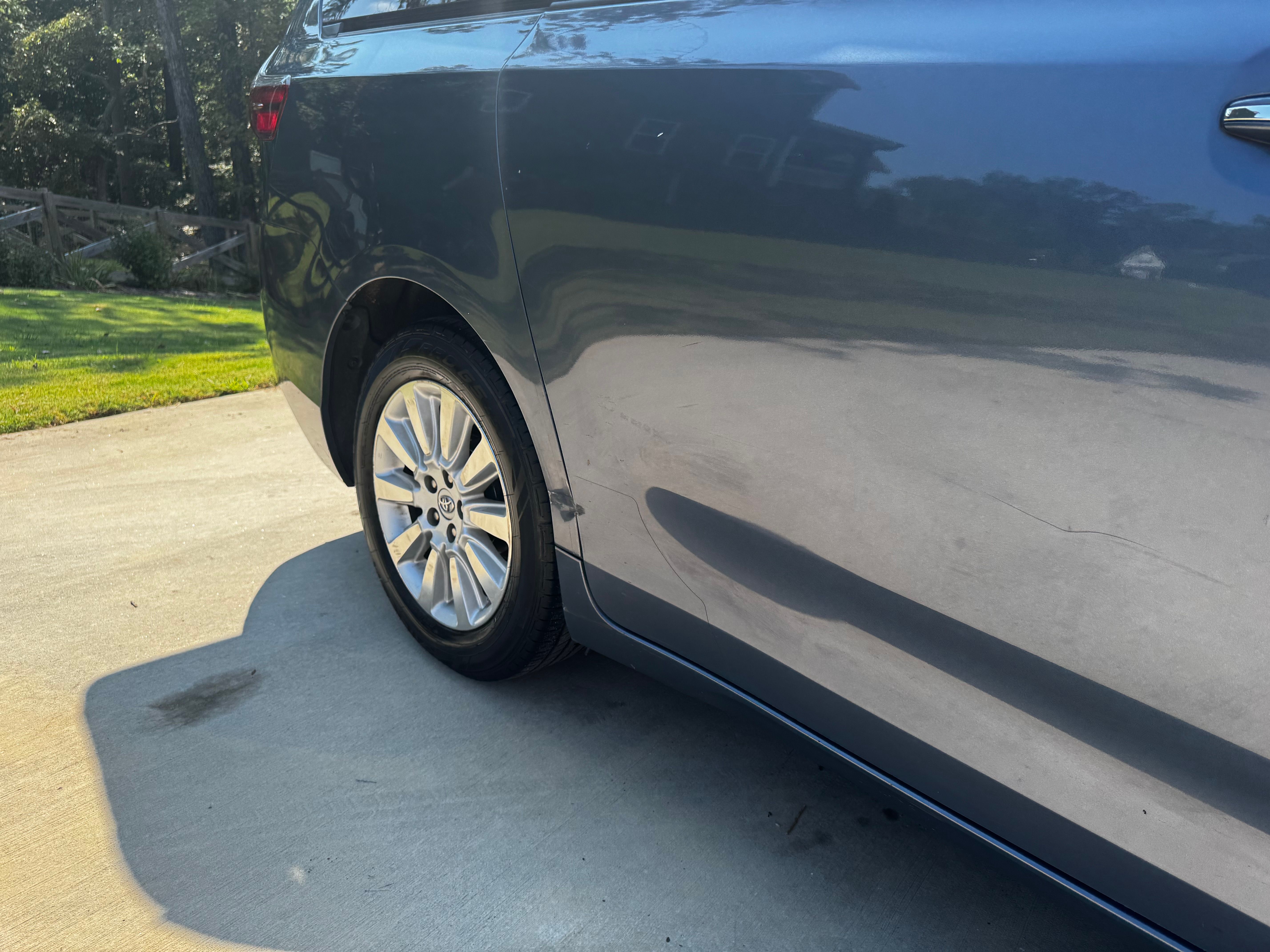 Used 2016 Toyota Sienna XLE Premium AWD/4WD image 17