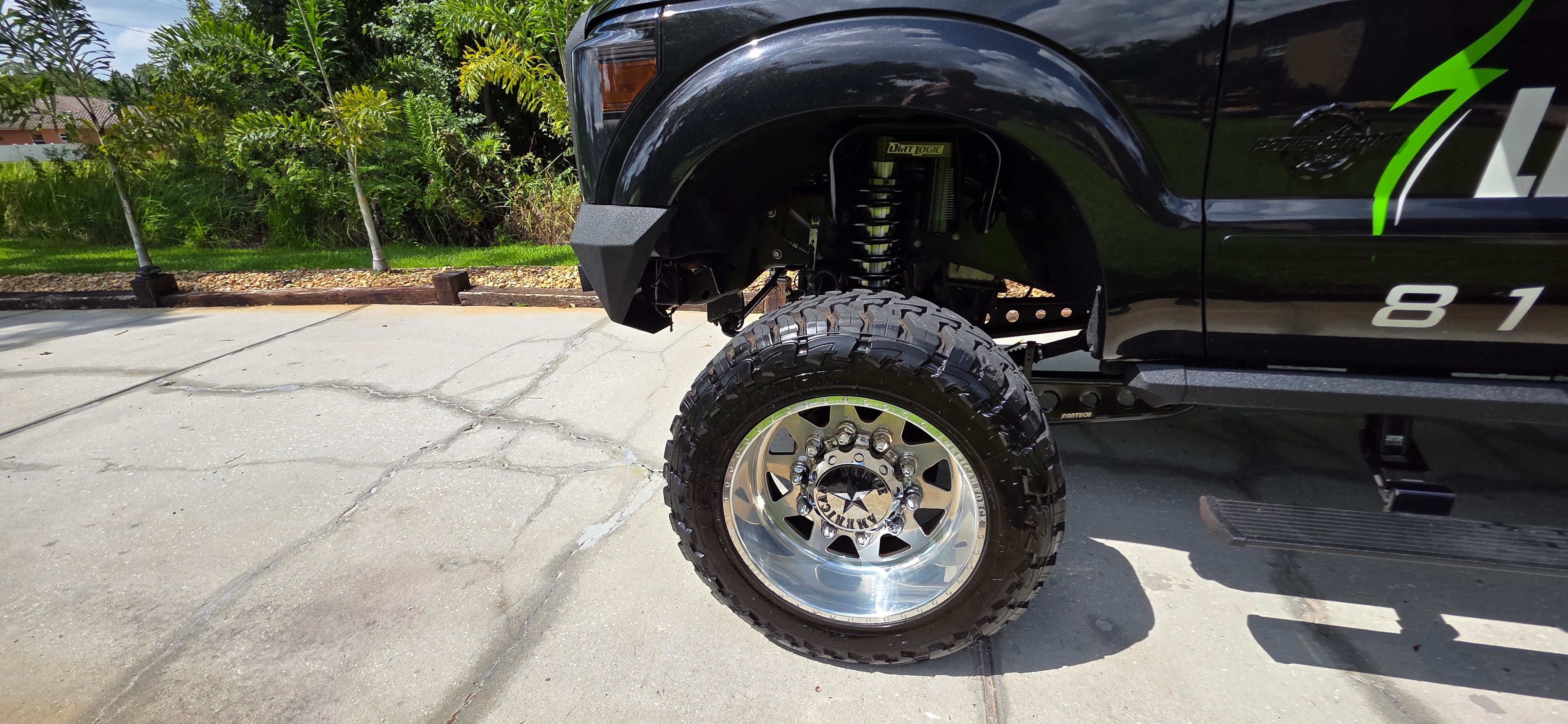 Used 2013 Ford F350 Platinum w/ FX4 Off Road Pkg AWD/4WD image 6