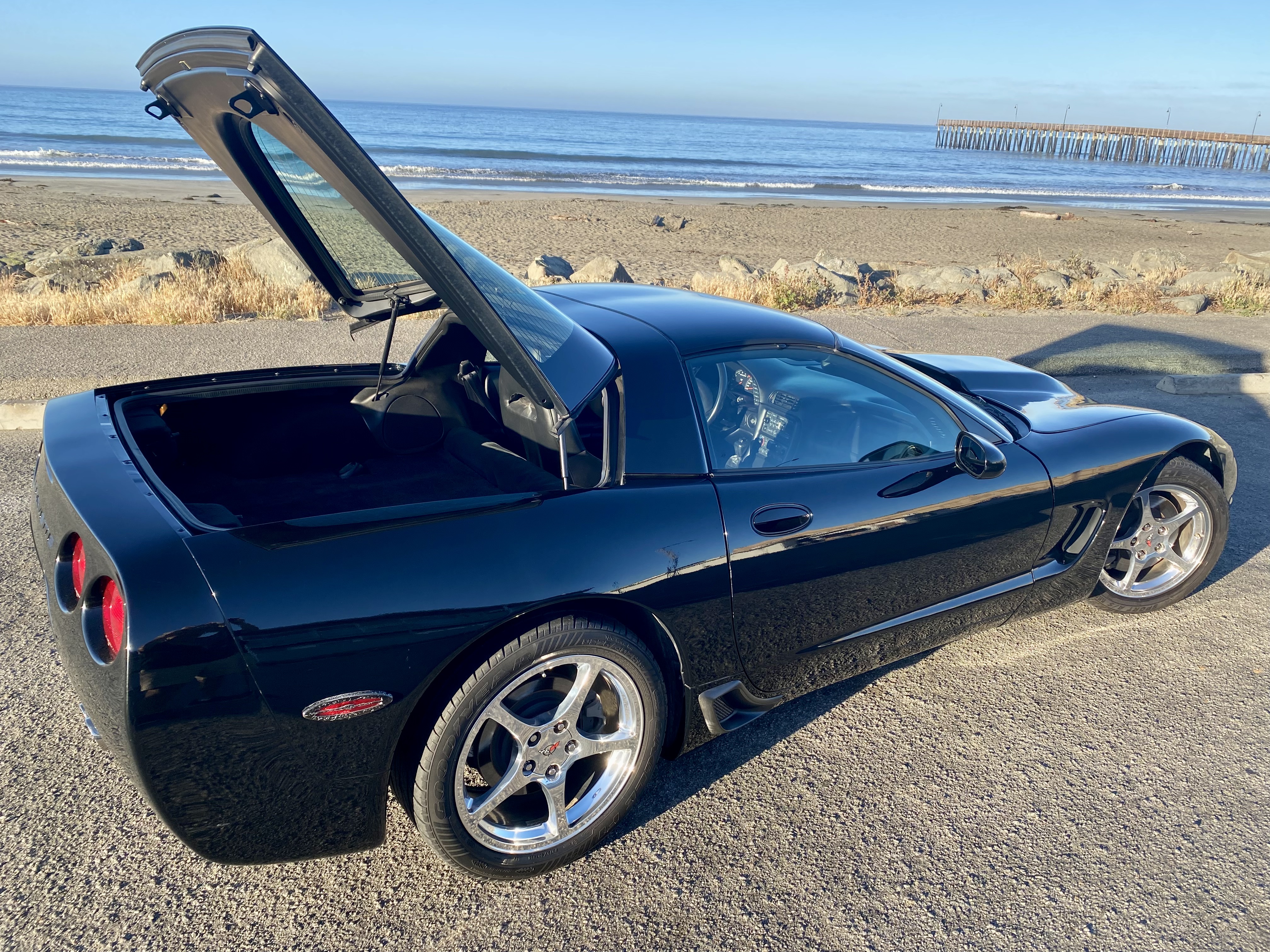 Used 2000 Chevrolet Corvette Coupe w/ Memory Pkg RWD image 5
