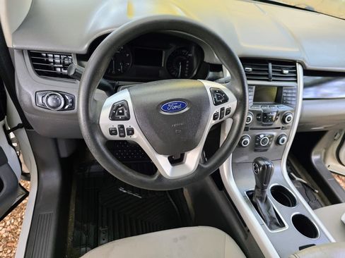 Used 2013 Ford Edge SE image 11
