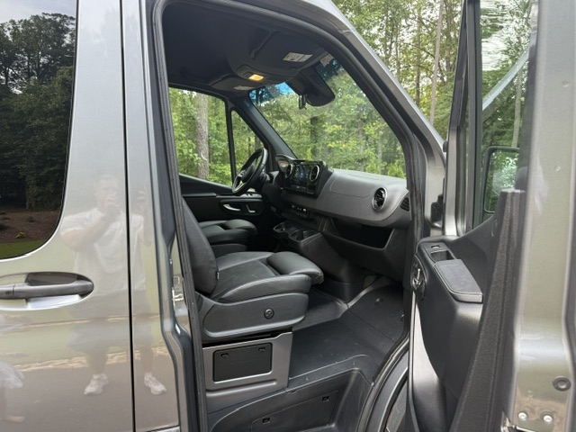 Used 2023 Mercedes-Benz Sprinter 2500 image 9