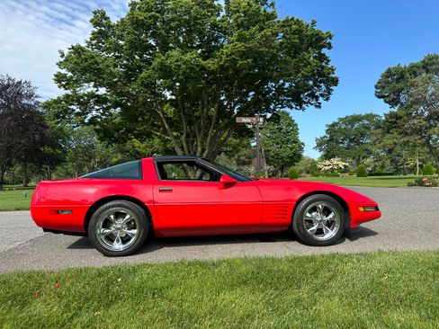 Used 1993 Chevrolet Corvette Coupe image 15