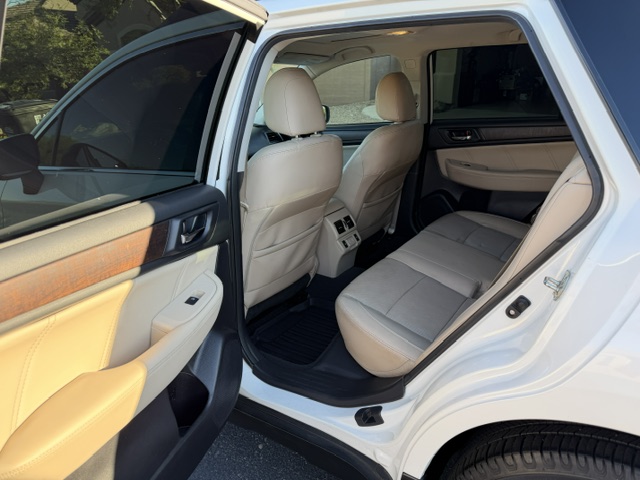 Used 2019 Subaru Outback 2.5i Limited AWD/4WD image 11