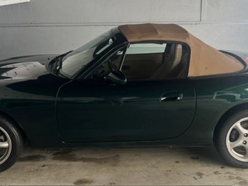 Used 1999 MAZDA MX-5 Miata RWD image 19