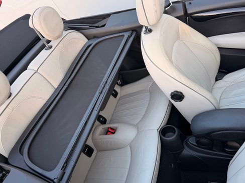 Used 2019 MINI Cooper Convertible w/ Premium Package image 27