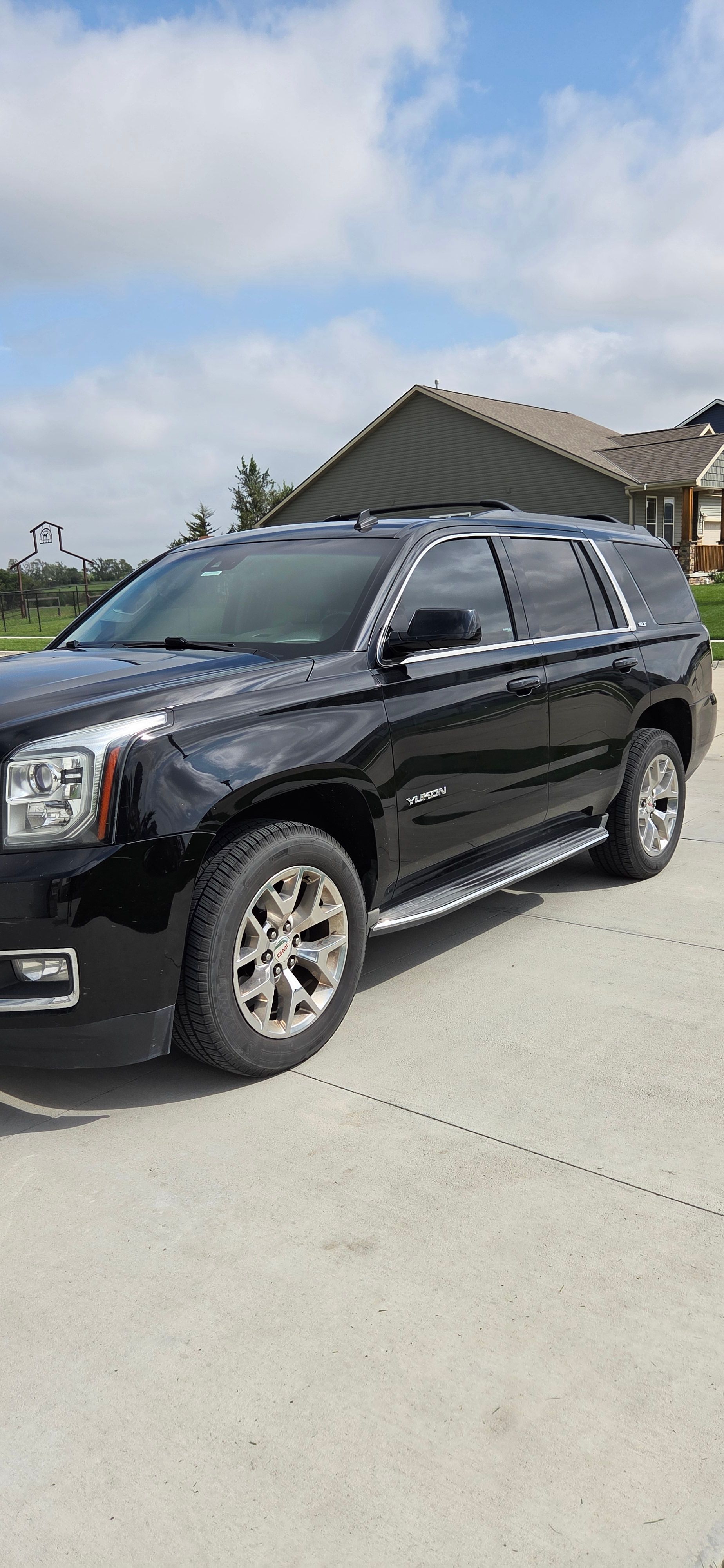 Used 2015 GMC Yukon SLT w/ Open Road Package AWD/4WD image 30