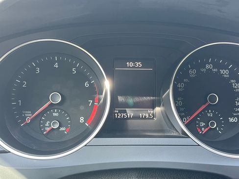 Used 2017 Volkswagen Jetta SE FWD image 11