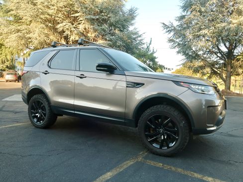 Used 2017 Land Rover Discovery HSE Luxury AWD/4WD image 9