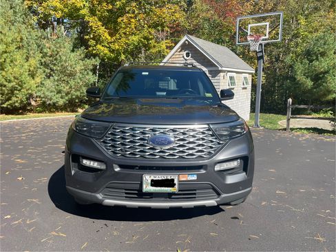 Used 2020 Ford Explorer Platinum w/ Premium Technology Package image 5