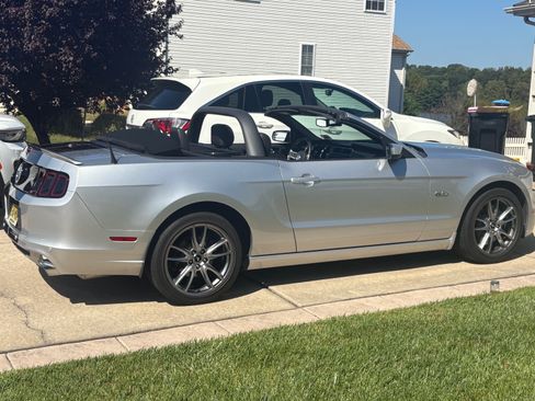 Used 2014 Ford Mustang GT Premium w/ Brembo Brake Package image 10