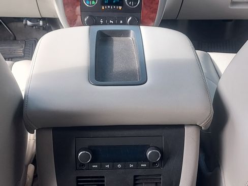 Used 2010 Chevrolet Avalanche LTZ image 15