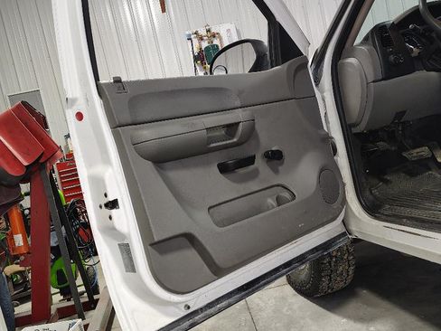 Used 2007 GMC Sierra 2500 W/T image 9