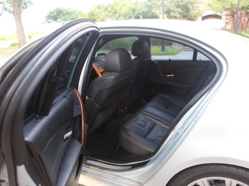 Used 2007 BMW M5 RWD image 15