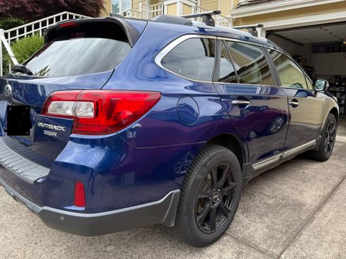 Used 2017 Subaru Outback 3.6R Touring w/ Popular Package #5A AWD/4WD image 9