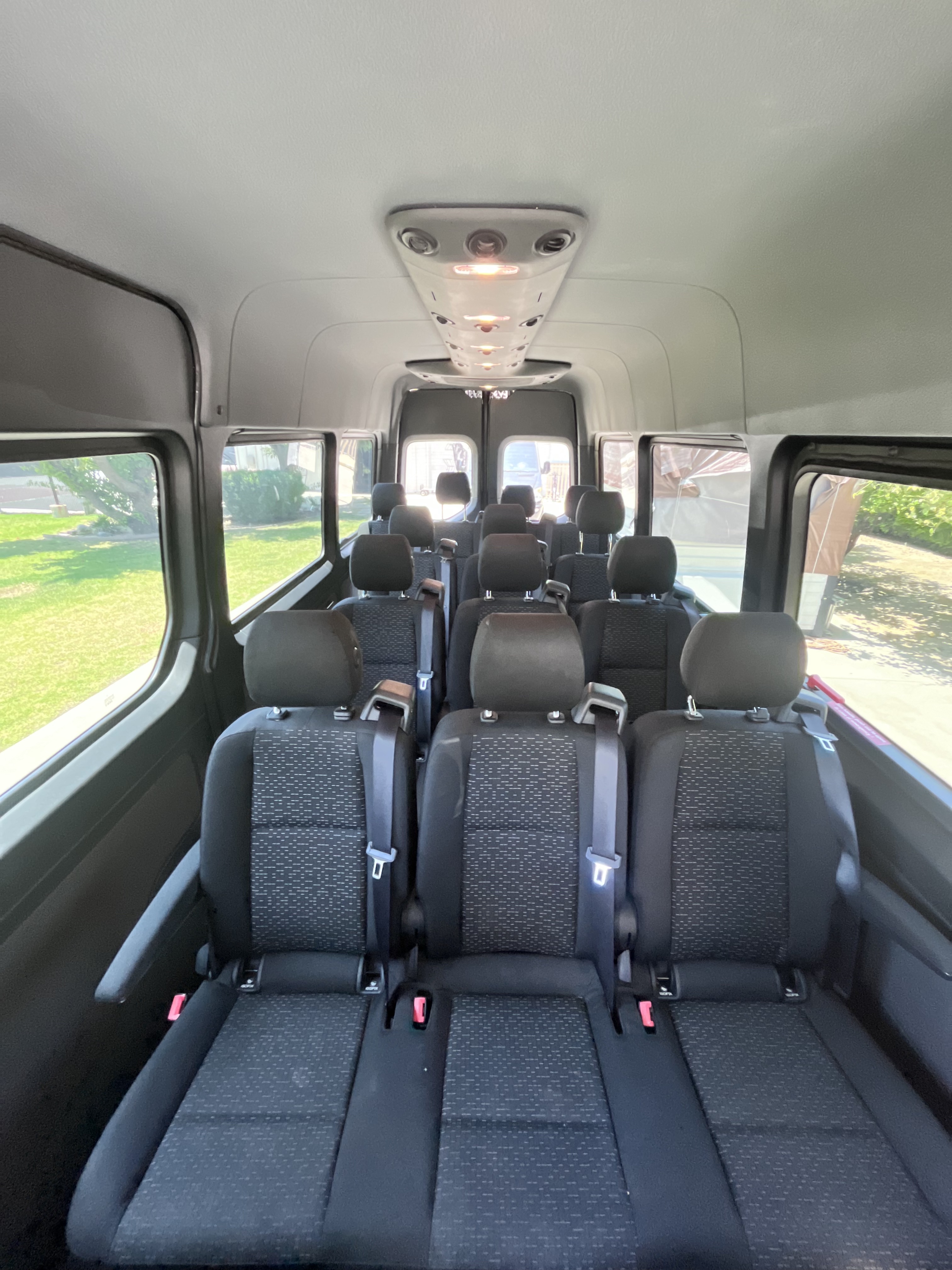 Used 2019 Mercedes-Benz Sprinter 2500 image 9