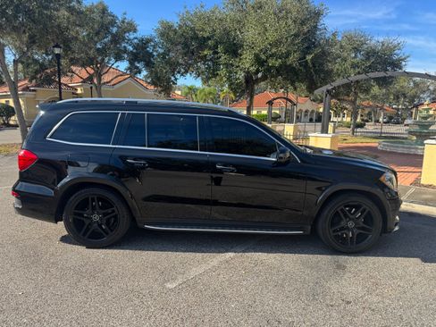 Used 2015 Mercedes-Benz GL 550 GL 550 4MATIC Sport Utility 4D image 27