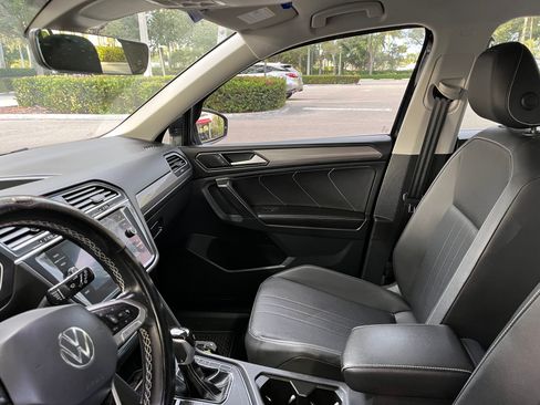 Used 2022 Volkswagen Tiguan SE image 15