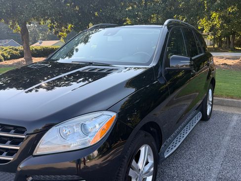 Used 2014 Mercedes-Benz ML 350 BlueTEC 4MATIC image 5