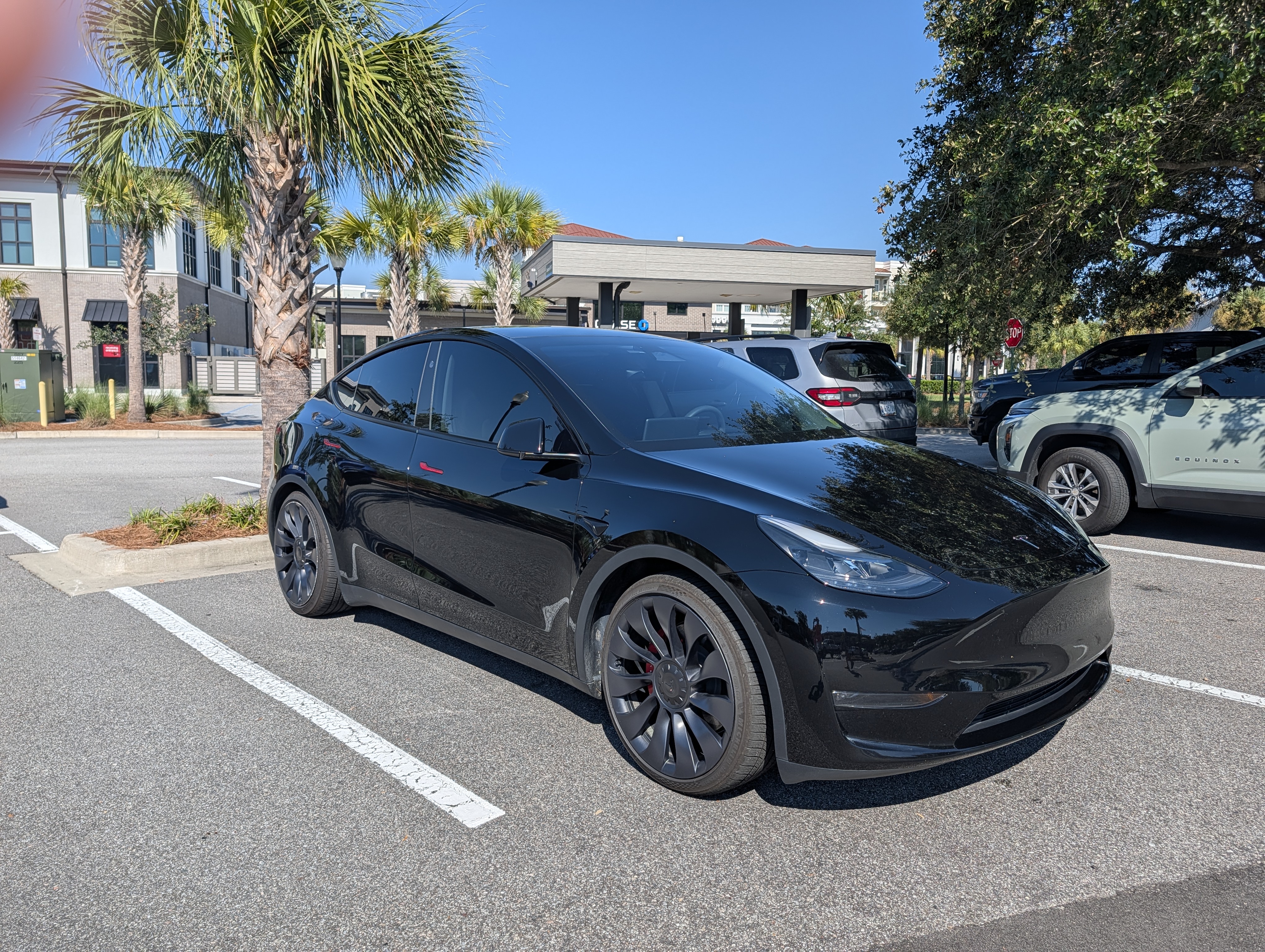 Used 2024 Tesla Model Y Performance AWD/4WD image 11