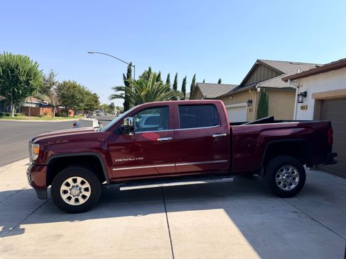 Used 2015 GMC Sierra 2500 Denali w/ Driver Alert Package RWD image 8
