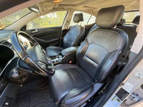 Used 2016 Kia Cadenza Premium w/ Luxury Plus Package image 8