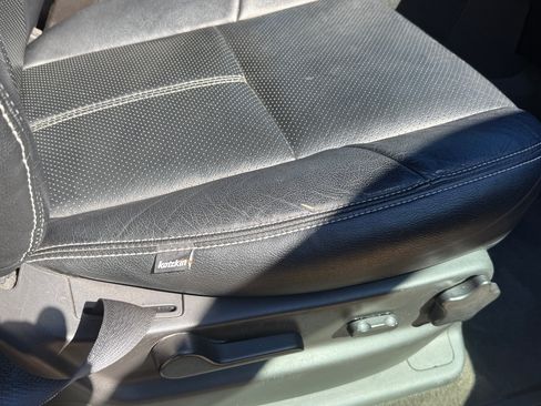 Used 2014 Chevrolet Suburban LT image 11