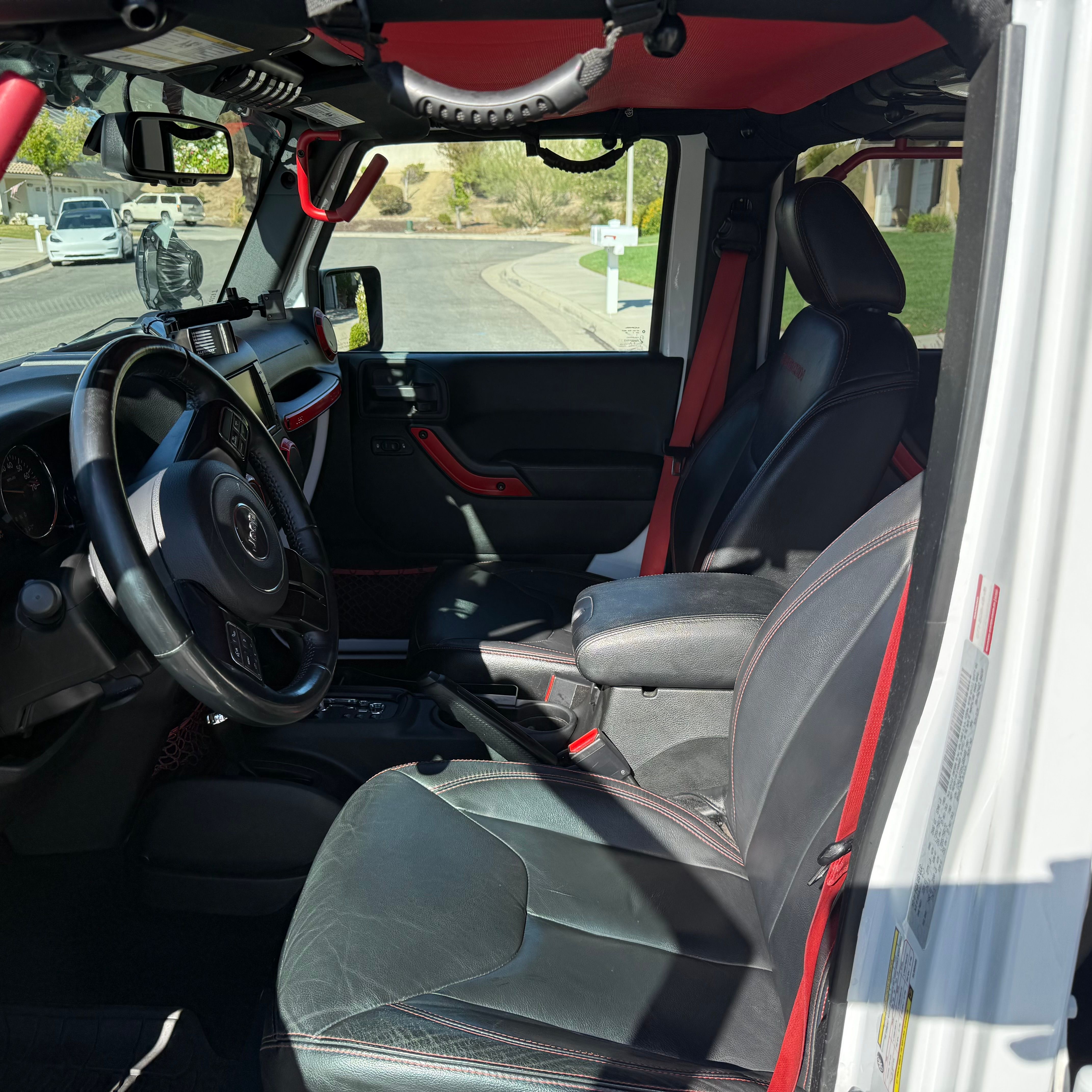 Used 2017 Jeep Wrangler Unlimited Rubicon AWD/4WD image 9