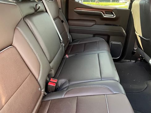 Used 2023 GMC Sierra 1500 Denali w/ Denali Reserve Package AWD/4WD image 9