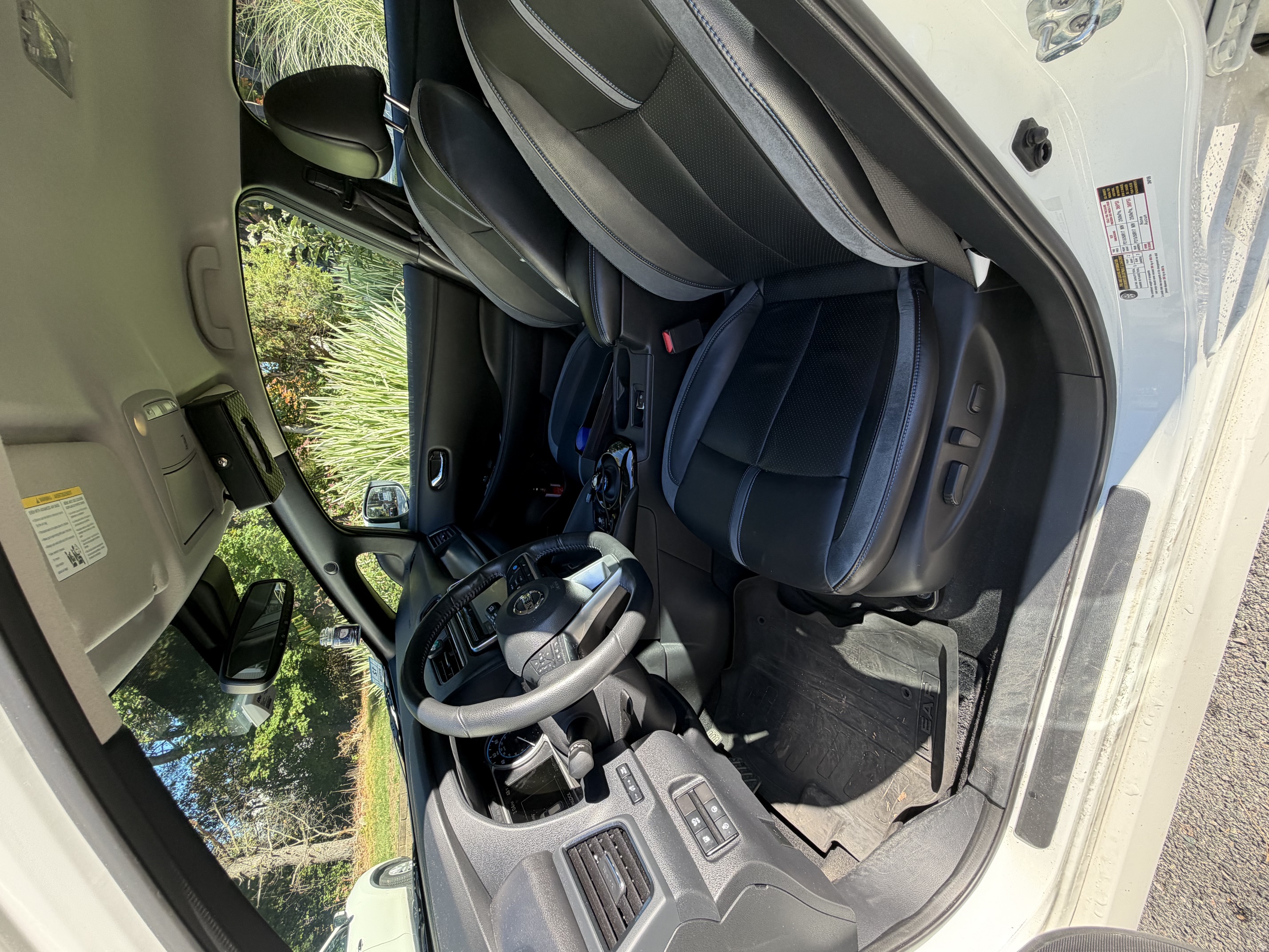 Used 2019 Nissan Leaf SL w/ SL Technology Package FWD image 8