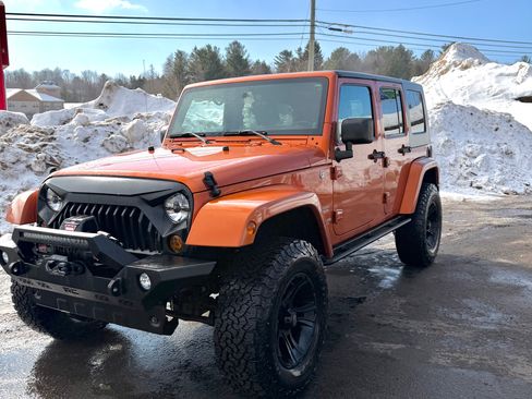 Used 2010 Jeep Wrangler Unlimited Sahara w/ Dual Top Group image 4
