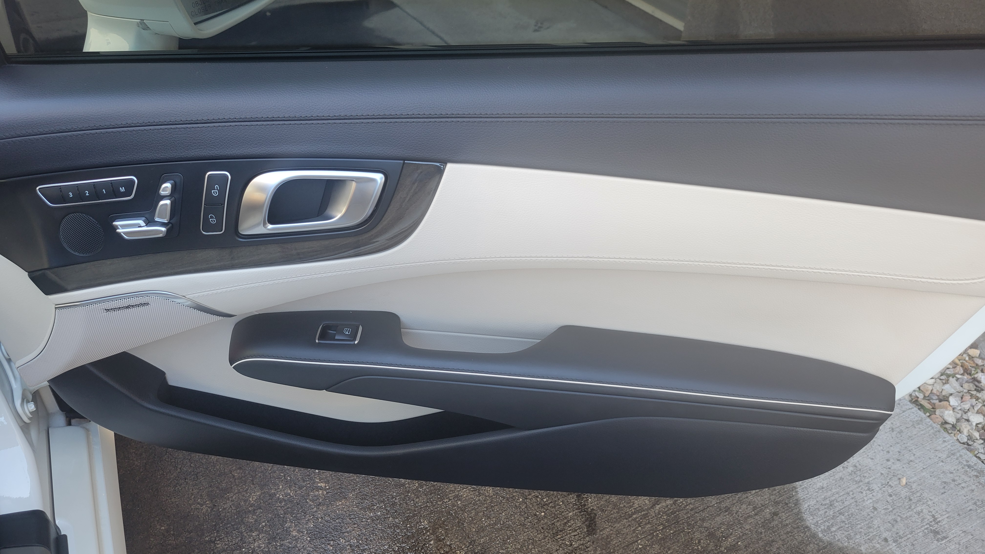 Used 2015 Mercedes-Benz SL 63 AMG image 13