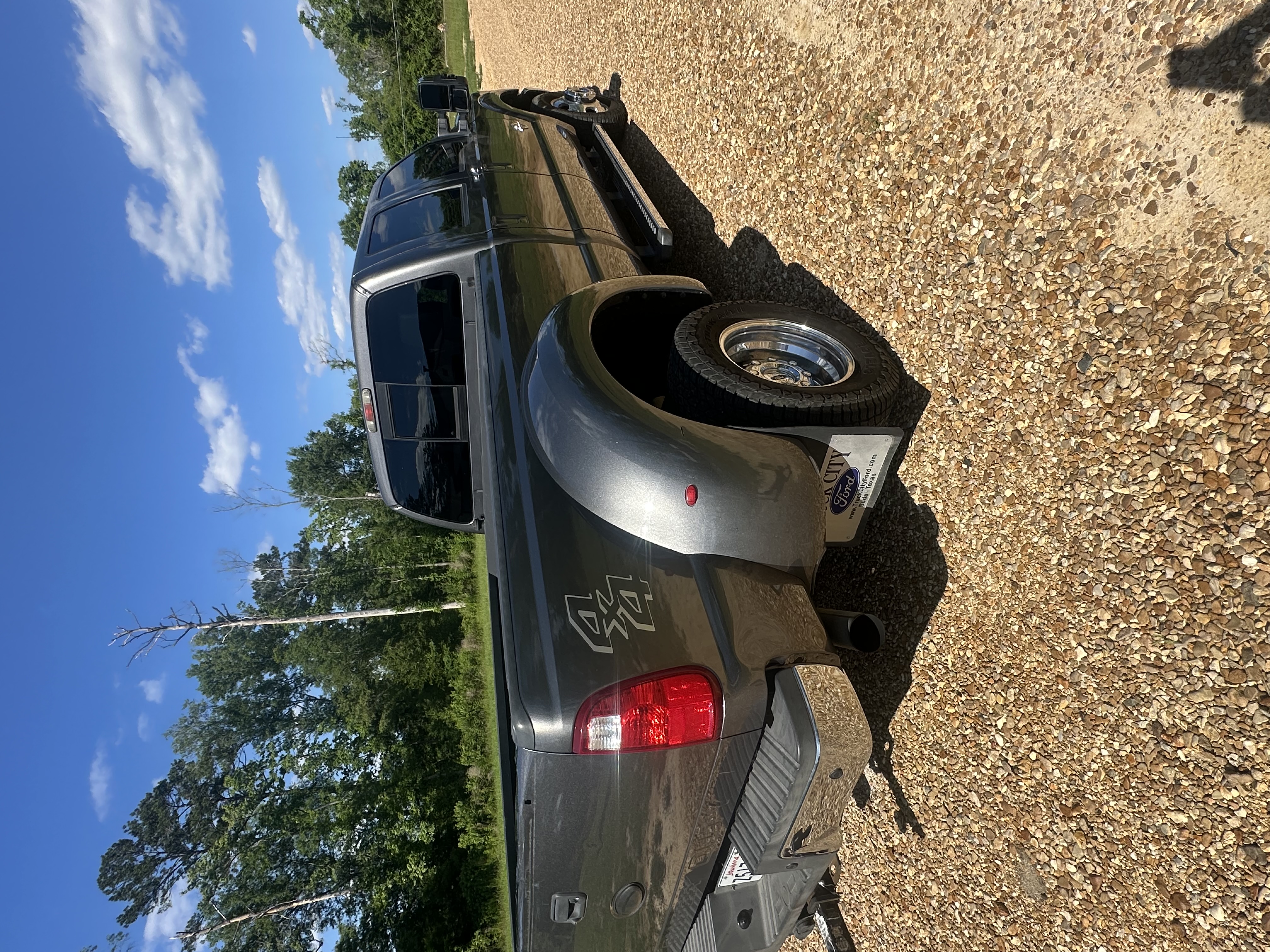 Used 2011 Ford F350 Lariat w/ Lariat Interior Pkg AWD/4WD image 24