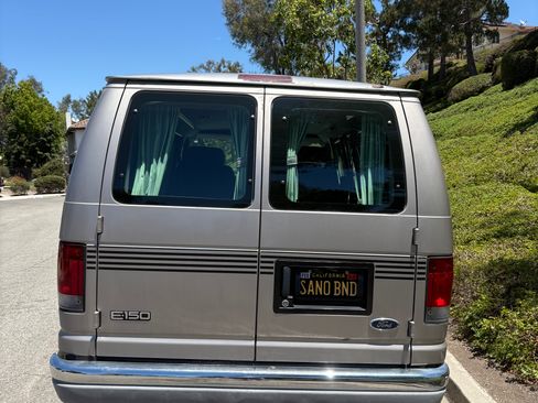 Used 2002 Ford E-150 and Econoline 150 RWD image 11